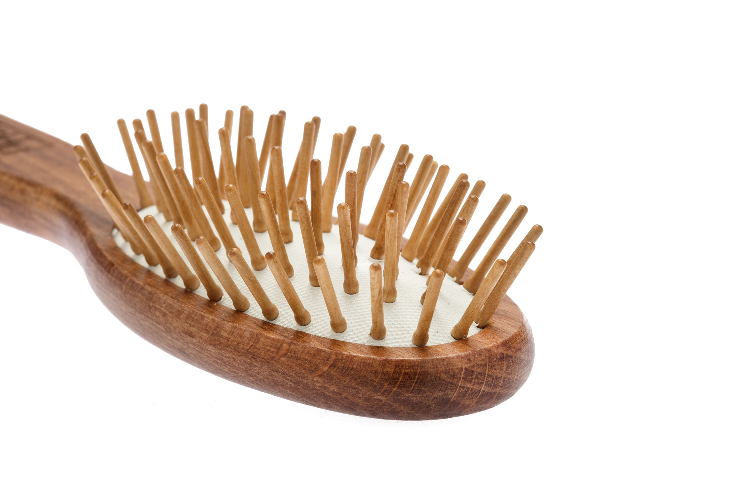 Nippes kleine, ovale Pneumatik-Haarbürste, mit 6 Reihen Holzstiften, Buche gewachst